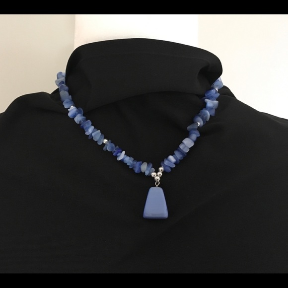 Jewelry - ❤ SOLD...Blue Pendant Necklace 10”